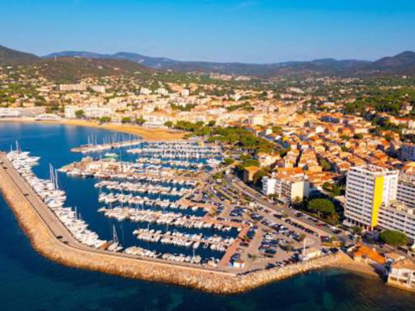 Residence 4 Etoiles Port Marine Сент-Максим Экстерьер фото